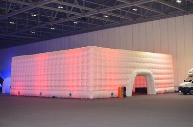 शादी में प्रयुक्त बड़े जलरोधक लाइट अप inflatable तम्बू