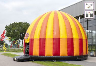 मेगा सॉफ्ट आउटडोर बाउंस हाउस Trampoline Inflatable मनोरंजन उपकरण