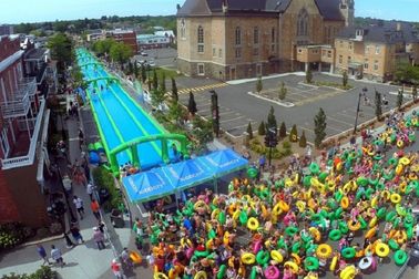 300 मीटर लंबी वायु सील एक परिवार मज़ा दिवस के लिए विशाल Inflatable पानी स्लाइड सील