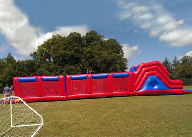 आउटडोर खेलों 0.55 मिमी पीवीसी लाल जायंट आक्रमण पाठ्यक्रम Inflatable उछाल बाधा कोर्स