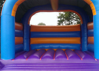 पीवीसी Tarpaulin सामग्री के साथ बच्चों पार्टी मज़ा शहर Inflatable कूदने का समय