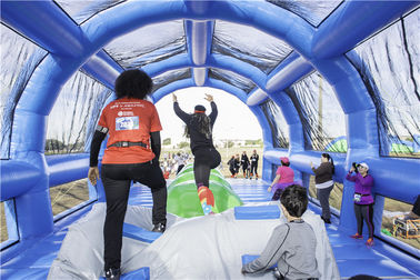 वयस्कों के लिए 0.55 मिमी परमवीर चक्र तिरपाल Inflatable 5k रन / पागल 5k Inflatable जंगल बाधा कोर्स
