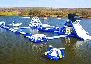 सागर के लिए वेक आइलैंड Inflatable जल पार्क टिकाऊ ब्लू Inflatable एक्वा पार्क