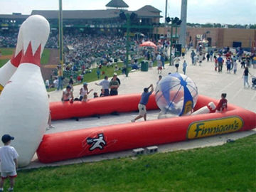 मजेदार कस्टम जायंट Inflatable खेल खेल ज़ोरब बॉल के साथ मानव बॉलिंग पिन