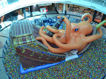 इंडोर समुद्री डाकू जहाज विशाल ऑक्टोपस inflatable पानी पार्क बड़े शॉपिंग मॉल के लिए पिट गेंदों के साथ