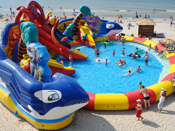 बड़े पूल खिलौनों के साथ अनुकूलित विशाल ऑक्टोपस वॉटर पार्क, डॉलोहिन पशु inflatable पानी पार्क