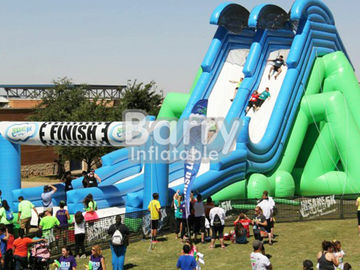 वयस्कों के लिए अनुकूलित 5k Slingshot विशालकाय Inflatable स्लाइड 0.55 मिमी पीवीसी Tarpaulin
