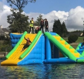 आउटडोर फ्लोटिंग inflatable पानी पार्क 0.9 मिमी पीवीसी inflatable पानी के खेल