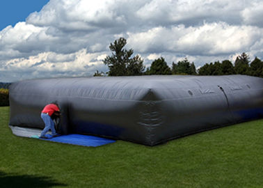 इंडोर या आउटडोर के लिए पीवीसी सामग्री मोबाइल लेजर टैग Inflatable लेजर भूलभुलैया