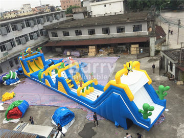 बास्केटबाल शूटिंग के साथ हंसमुख नीले और पीले विशालकाय Inflatable बाधा कोर्स किराए पर लेना