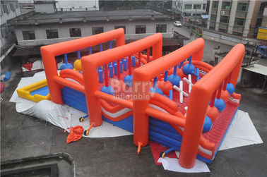 वयस्कों / inflatable आउटडोर प्ले उपकरण के लिए विशाल पागल Inflatable बाधा कोर्स