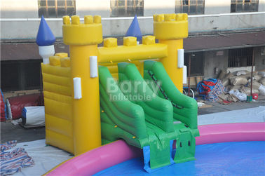 विशालकाय Inflatable पानी पार्क