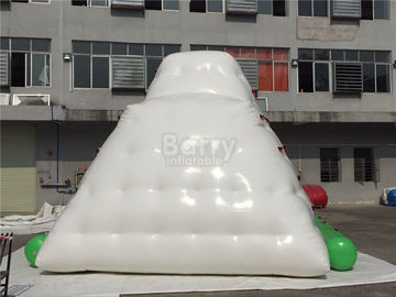 टिकाऊ 0.9 9 मिमी पीवीसी Inflatable पानी Iceberg / Inflatable चढ़ाई दीवार