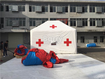 लोगो प्रिंटिंग के साथ व्हाइट रेड क्रॉस आउटडोर मेडिकल Inflatable तम्बू पदोन्नति
