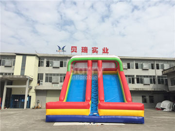 लोगो मुद्रण के साथ बच्चों के लिए वाणिज्यिक इंद्रधनुष डबल Lanes Inflatable सूखी स्लाइड