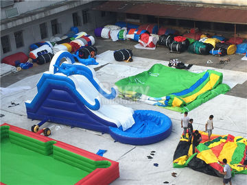 पूल के साथ वाणिज्यिक विशालकाय पीवीसी Tarpaulin Inflatable पानी स्लाइड अनुकूलित