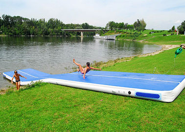 लंबे नीले चिकना रबर एयर तंग योग चटाई, पानी के लिए फ़्लोटिंग Inflatable एयर ट्रैक