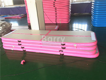 OEM और ओडीएम 3 एम या 6 मीटर लंबी गुलाबी Inflatable टम्बल ट्रैक जिम के लिए एयर फ़्लोर प्रो