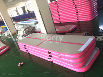 OEM और ओडीएम 3 एम या 6 मीटर लंबी गुलाबी Inflatable टम्बल ट्रैक जिम के लिए एयर फ़्लोर प्रो