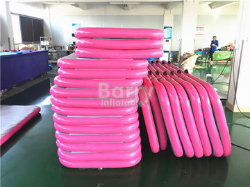 टिकाऊ शीतल गुलाबी Inflatable एयर ट्रैक जिमनास्टिक मैट / फ़्लोटिंग वॉटर मैट