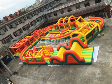 विशालकाय Inflatable बाधा कोर्स