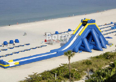 वयस्क के लिए पीवीसी तिरपाल सामग्री ब्लू विशालकाय Inflatable पानी स्लाइड