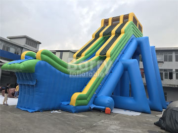 इवेंट के लिए आउटडोर विशालकाय Inflatable पानी स्लाइड, प्लेट के साथ लंबा ड्रॉप किक वॉटर स्लाइड