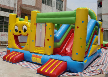 बच्चों के लिए 5 × 5 मीटर प्यारा कार्टून Inflatable बाउंस हाउस स्लाइड कॉम्बो