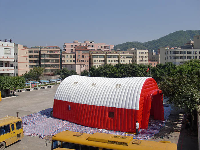 अनुकूलित आग - प्रतिरोधी Inflatable तम्बू आउटडोर Inflatable गेराज तंबू