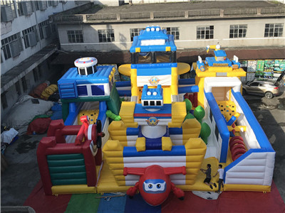 सुपर विंग्स बाउंस खेल का मैदान थीम पार्क कार्टून इनडोर inflatable खेल का क्षेत्र