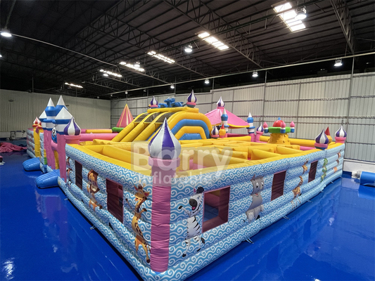 इनडोर inflatable खेल का मैदान ब्लास्ट अप वाटर खेल का मैदान झील पूल पर तैर रहा है