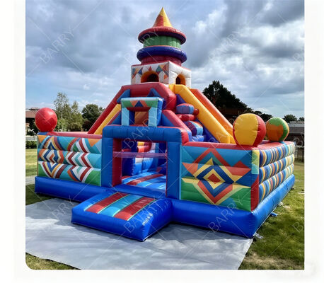 दोहरी स्लाइड्स के साथ ज्यामितीय कार्निवल inflatable उछाल महल