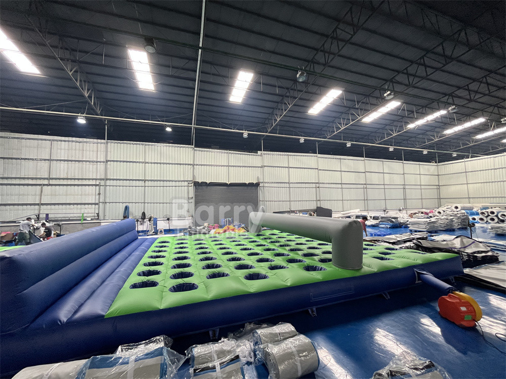 17.5m(L) X7.4m(W) X1.2m(H) पीवीसी टारपौलीन inflatable गद्दे पागल के लिए चलाने के लिए inflatable 5k बाधा कोर्स रन