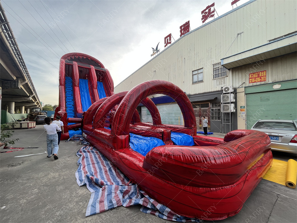 कारखाने अनुकूलित वाणिज्यिक लाल विशाल जल स्लाइड रोमांचक inflatable स्लिप एन फ्लाई ज़िप लाइन खेल खेल