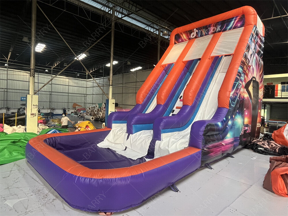 कमर्शियल ग्रेड डबल लेन इन्फ्लेटेबल स्लाइड पूल के साथ, पार्टी रेंटल और इवेंट्स किड्स प्ले सिस्टम के लिए ट्रेंडी नियॉन/टिकटॉक थीम वाली ड्राई/वेट स्लाइड