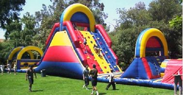मज़ा के लिए प्रौढ़ Inflatable बाधा कोर्स टिकाऊ पीवीसी Tarpaulin चढ़ाई