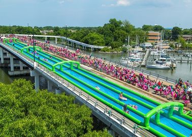 प्रौढ़ उत्तेजना के लिए विशालकाय Inflatable स्लाइड आउटडोर Inflatable शहर पानी स्लाइड