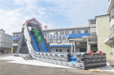 ग्रे ग्रीष्मकालीन वाणिज्यिक स्पलैश विशालकाय Inflatable जल स्लाइड 25x4.3x9.5M